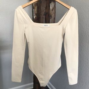 NWOT Aritzia Babaton Longsleeve Contour Bodysuit